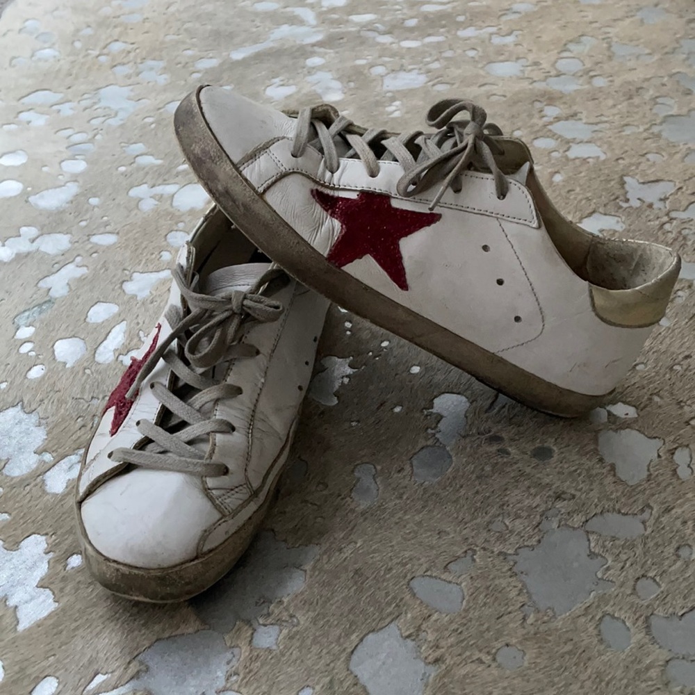 AUTHENTIC golden goose sneakers white and gold with red star